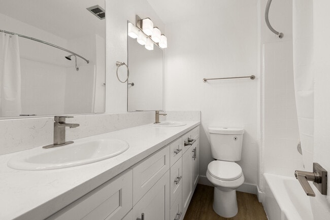 Photo - Valle at Fairway Apartments
