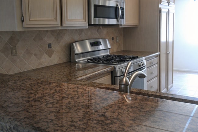 Photo - 18340 Collins St