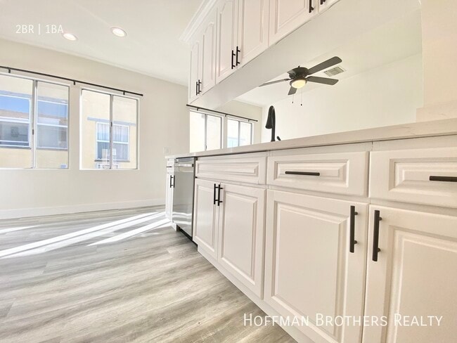 Photo - 441 1/2  N Hayworth Ave Unit A