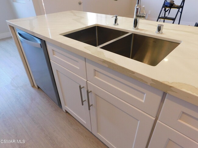 Photo - 116 Maegan Pl