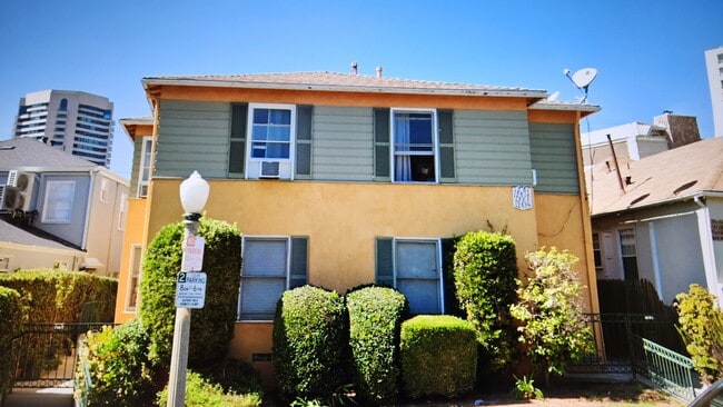 Building Photo - 1283 Devon Ave Unit 1281 1-2