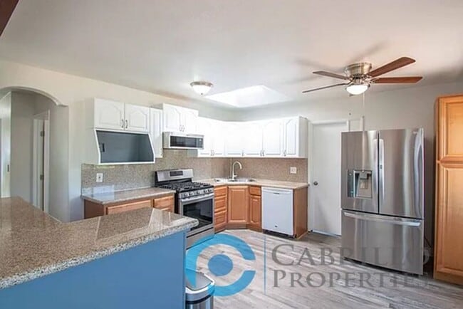 Building Photo - 6311 Inman St