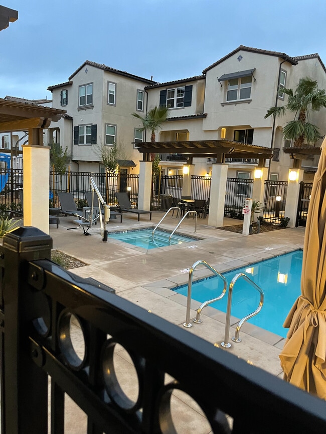 Photo - 2322 Columba Gln Townhome