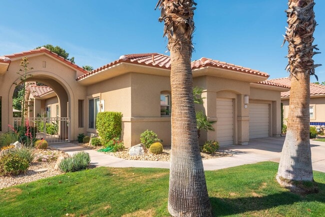 Photo - 211 Kavenish Dr