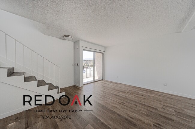Photo - 7340 Haskell Ave Unit 104