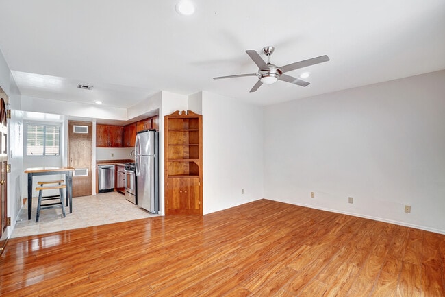 Photo - 1824 S Barrington Ave Apartments Unit A