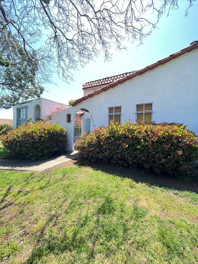 Photo - 4 Bedroom 2 Bathroom Town Home