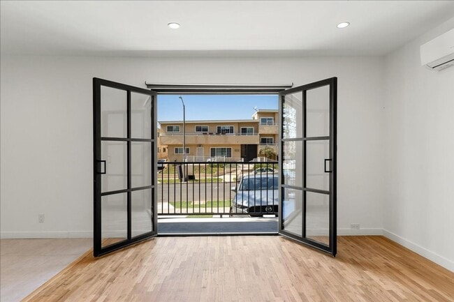 Photo - 652 Hayworth Ave Apartment Unit 01