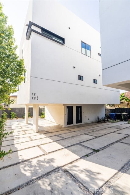 Building Photo - 121 S Coronado St Rental