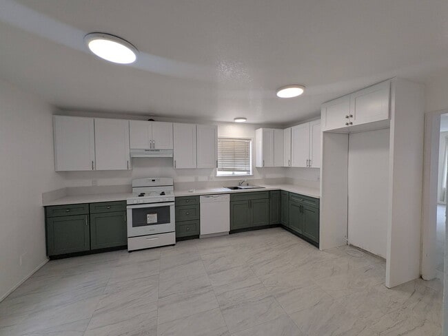 Photo - B- 6-Unit 9532-9536 1/2 Cedar Street. Unit 9532