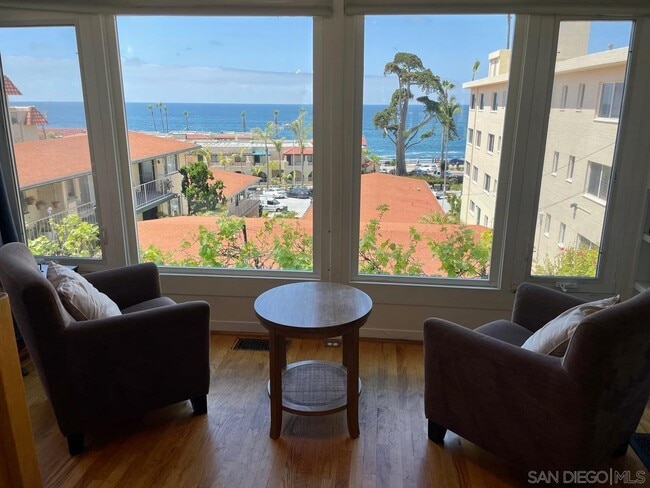 Photo - 866 Prospect St