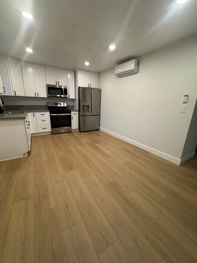 Photo - 729 Tressy Ave