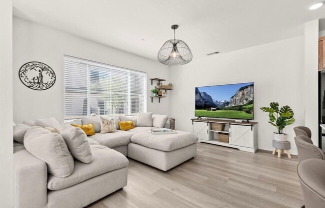 Photo - 359 Sweet Pl