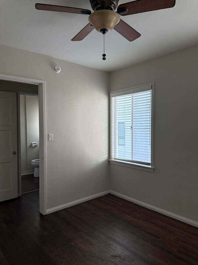 Photo - 14812 Magnolia Blvd Unit 14818 Magnolia Blvd