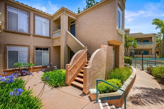 Building Photo - 3581 Cameo Dr Unit 34