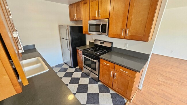 Photo - 1130 N Fuller Ave Unit 10