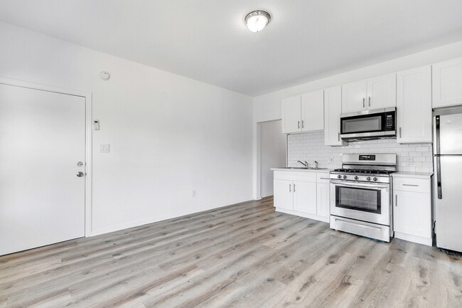 Photo - 701 W 48th St Unit 701