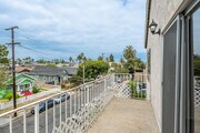 2BR, 2BA - 700SF - Balcony - 1636 E 6th St.