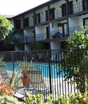 Photo - Los Caballeros #111 Unit 111B