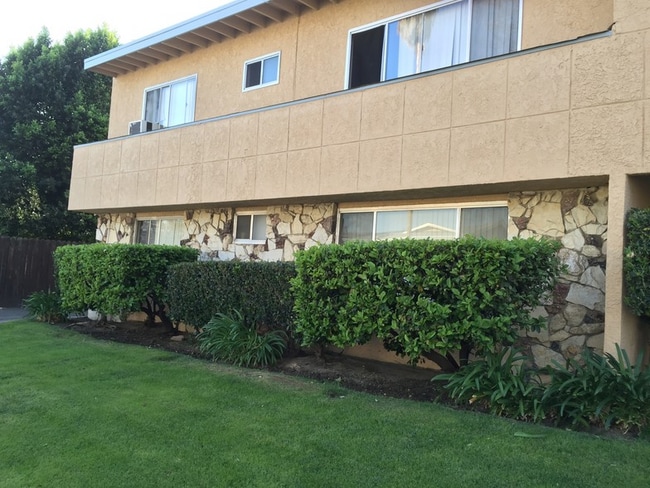 Photo - 8343 Amigo Ave