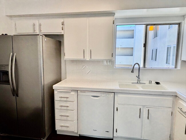Photo - 17440 Burbank Blvd Apartment Unit 205