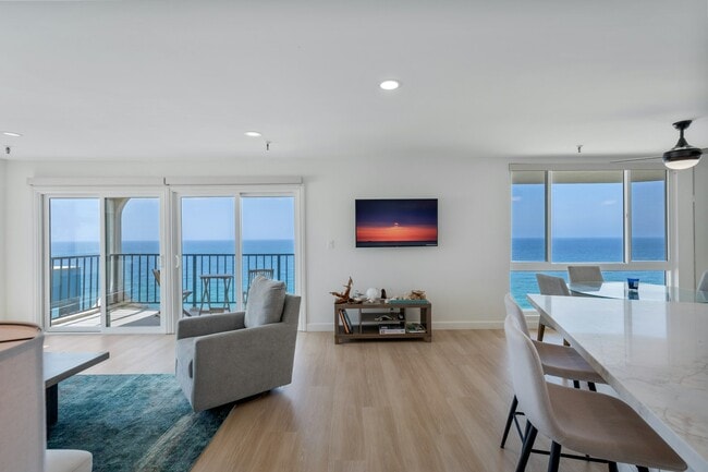 Photo - 565 Esplanade Unit 316