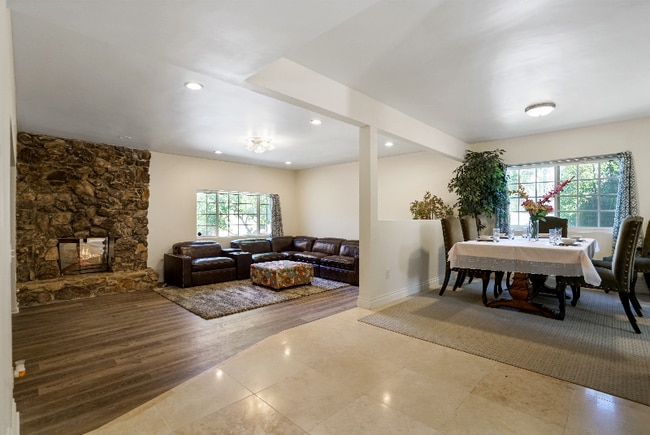 Photo - 15925 Parthenia St