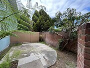 Private ground level patio - 5249 Village Grn
