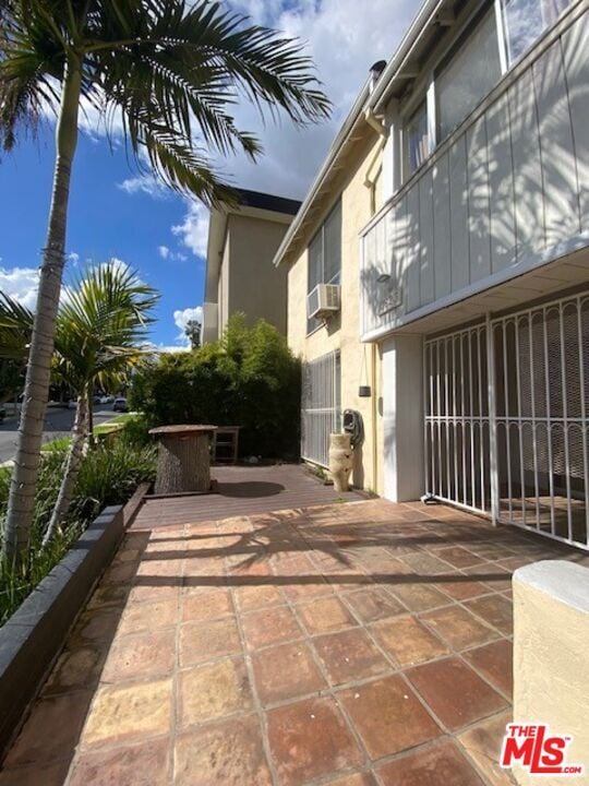 Photo - 10623 Kinnard Ave