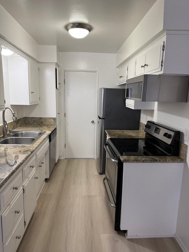 Photo - 309 S Sherbourne Dr Unit 304