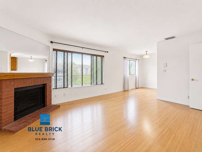 Building Photo - 4455 Vista Del Monte Ave Unit 4