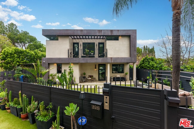 Photo - 18589 Linnet St