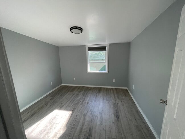 Photo - 610 W Manor Dr