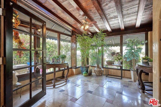 Photo - 424 N Arden Blvd House