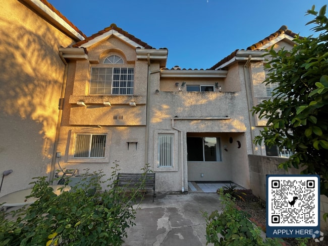 Building Photo - Comfortable 3-Bedroom Home in Prime La Pue...