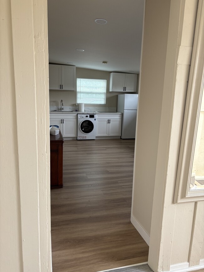 Photo - 418 Honeysuckle Ln