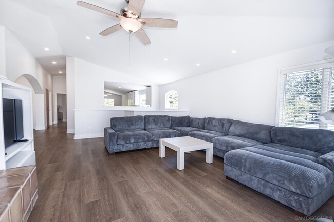 Photo - 741 Guadalupe Ave