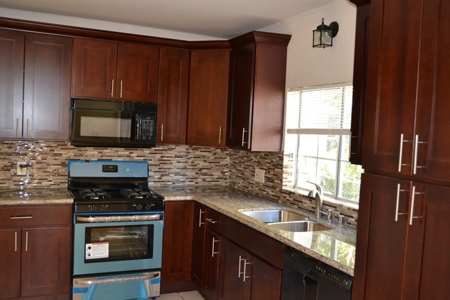 Photo - 4533 Saturn St Unit one