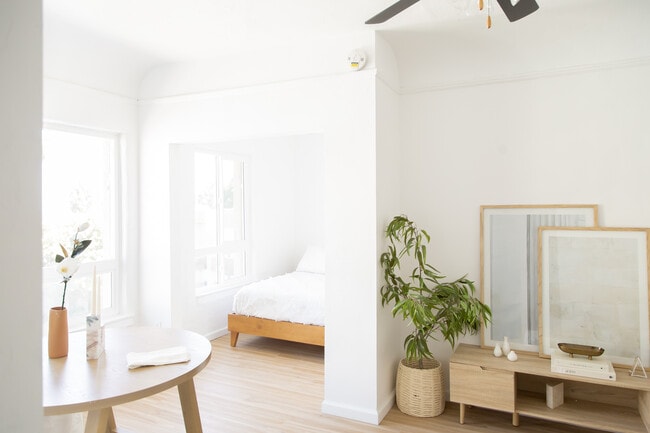 Photo - The Julie Lee