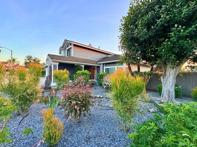 Photo - Beautiful Two Story Home with Large Yard - Oceanside