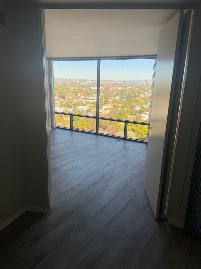 Photo - 4337 Marina City Dr Unit 843