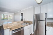 Photo - 1423 Graves Ave