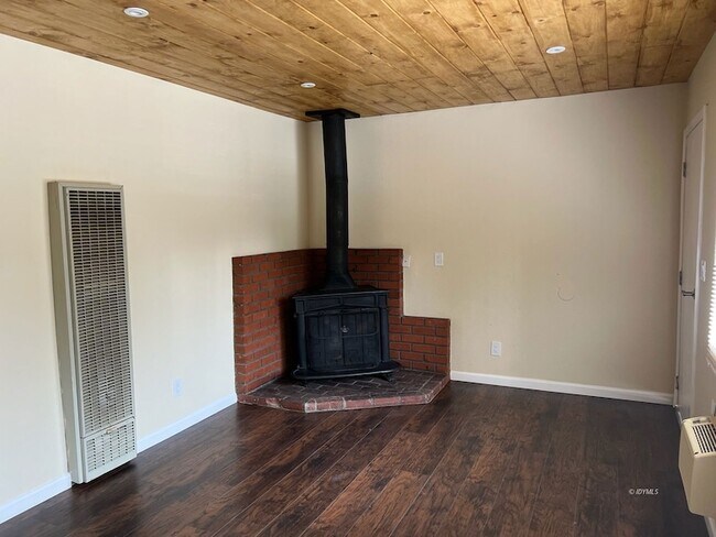 Photo - 25840 CA-243