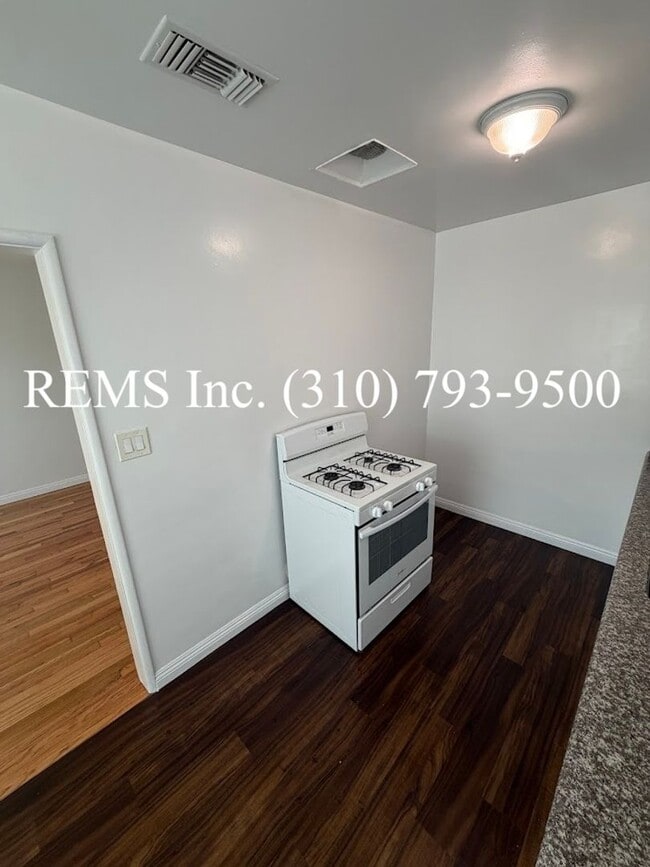 Photo - 938 S Oak St Unit 938-2