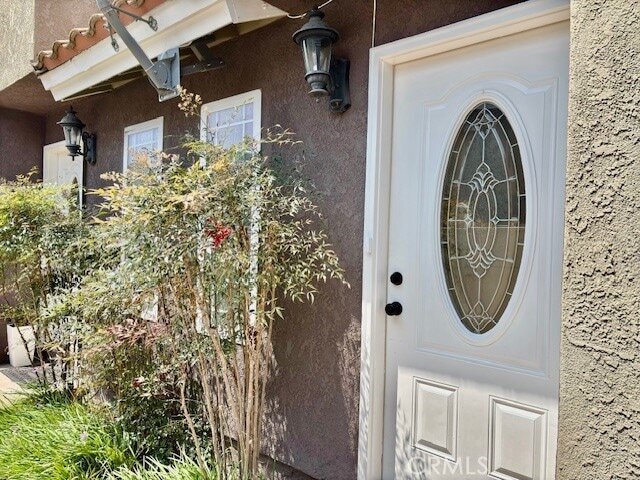 Building Photo - 686 Park Dr Unit B2