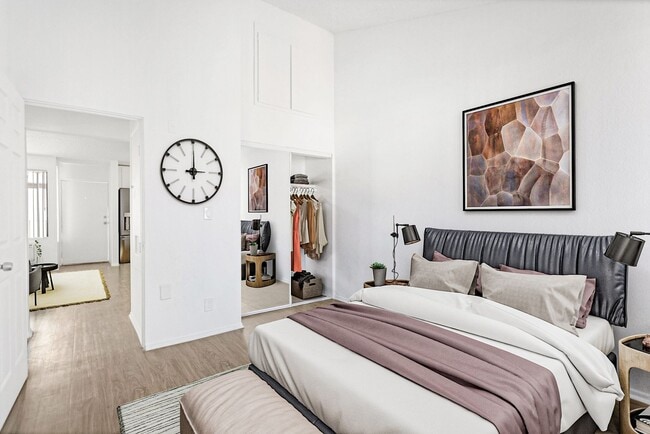 Photo - Vanowen Square Apartments