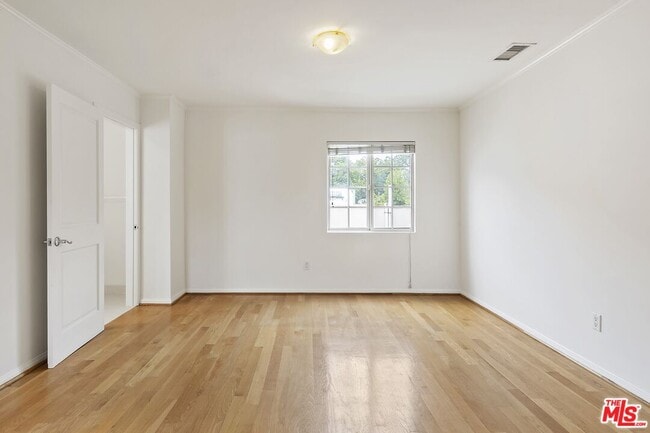 Photo - 2026 Glendon Ave