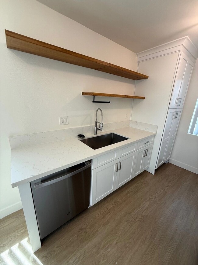 Photo - 3900 W 1st St Unit 9