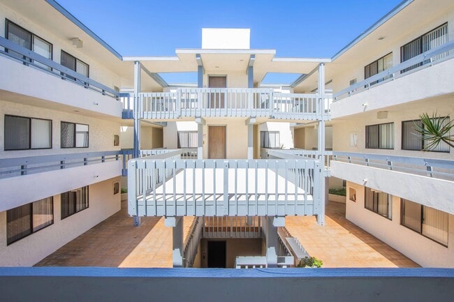 Photo - Riviera Vista Apartments