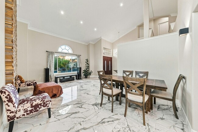 Photo - 1659 Lisbon Pl